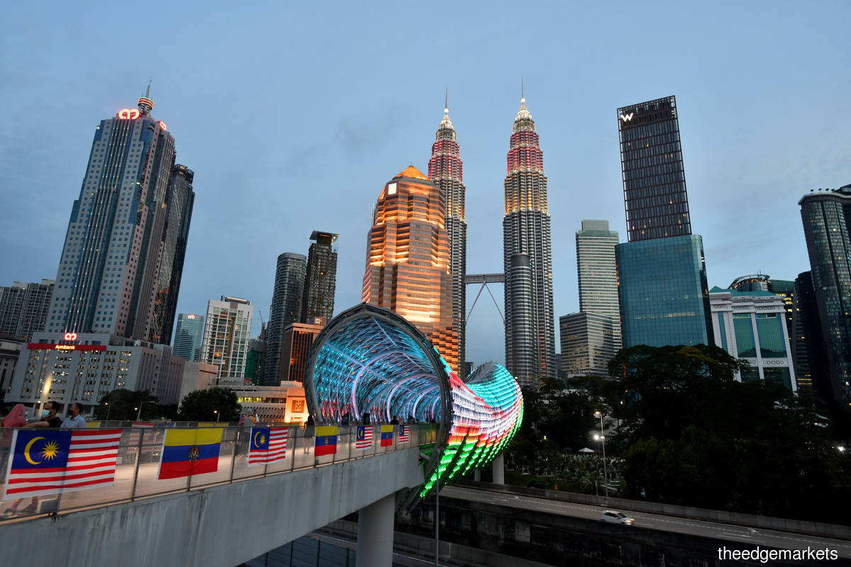 Kuala Lumpur. According to the report, Malaysia and Singapore have regulatory sandboxes that allow digital banks to extend some services to pilot customers without passing daily regulatory tests. (Photo by Sam Fong/The Edge)